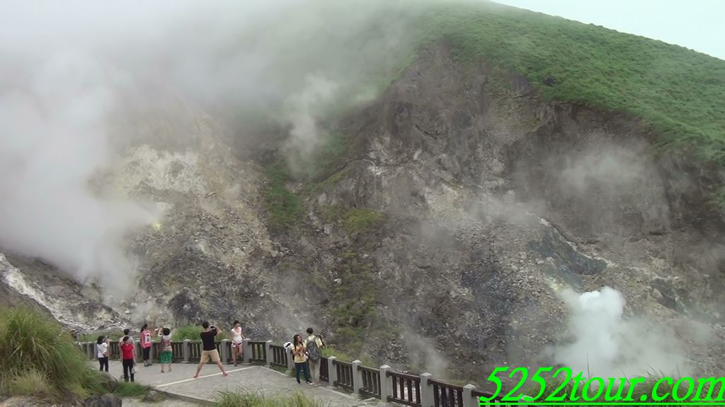 小油坑（Hsiaoyukeng）休火山的噴氣孔